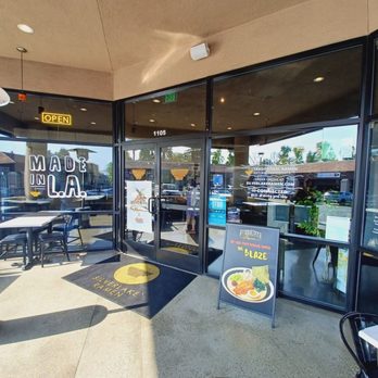 Silverlake Ramen - Outdoor patio entrance - Ramen Near Me - South Pasadena, California Silverlake Ramen - Outdoor patio entrance - Ramen Near Me - South Pasadena, California
