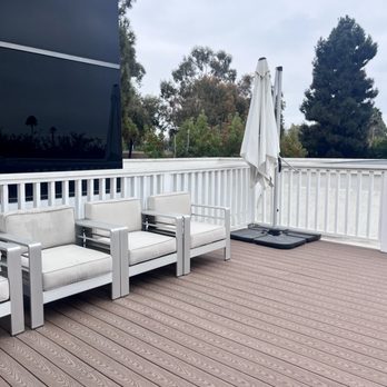 Rume Health - South patio area with sitting area and umbrellas for those who enjoy working or chilling outside. - Addiction Medicine Near Me - Costa Mesa, California Rume Health - South patio area with sitting area and umbrellas for those who enjoy working or chilling outside. - Addiction Medicine Near Me - Costa Mesa, California