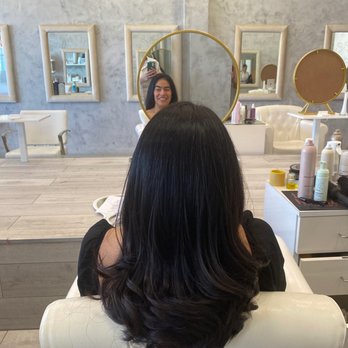 Social Dry Lounge - Round brush blowout - Makeup Artists Near Me - Irvine, California