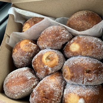 Leonard's Bakery - Yummy goodness. - Food Trucks Near Me - Kaneohe, Hawaii