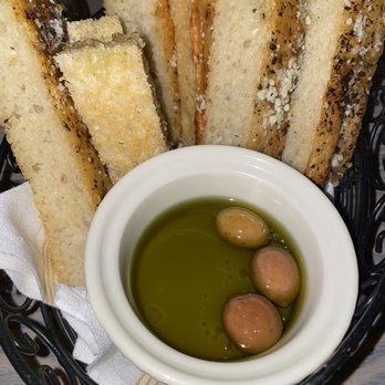 Il Massimo - Complimentary bread - Italian Near Me - Dedham, Massachusetts