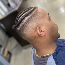 the DAPPERY Barber Shop - High skin Fade