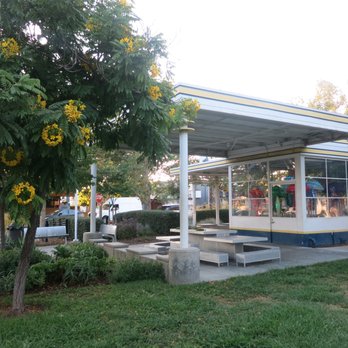 Adams Square Mini Park - Parks Near Me - Glendale, California