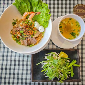 3 Bros Vietnamese Cuisine - Hu tieu, dry style - Vietnamese Near Me - Burien , Washington