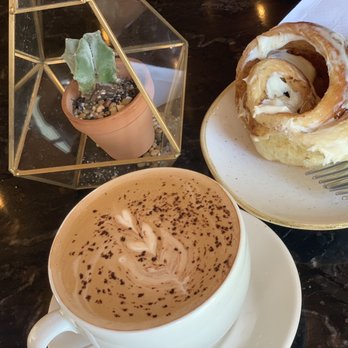 Drip House Cafe - Mocha latte and a Cinnabon - Cafes Near Me - Ottawa, Ontario