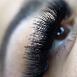 Andrea Esthetic & Lashes - Megavolume