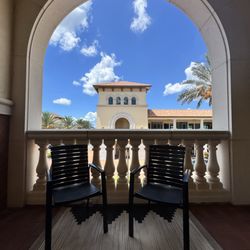 Glam Squad Salon - Sitting area outside of the salon