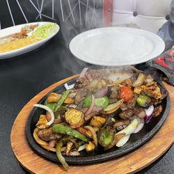 La Catrina Mexican Bar and Grill - Chicken & Steak fajitas