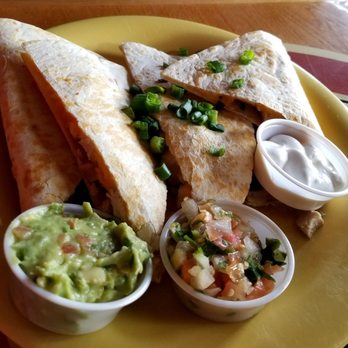 Oscar's Pub & Grill - Chicken quesadillas - New American Near Me - Milwaukee, Wisconsin Oscar's Pub & Grill - Chicken quesadillas - New American Near Me - Milwaukee, Wisconsin