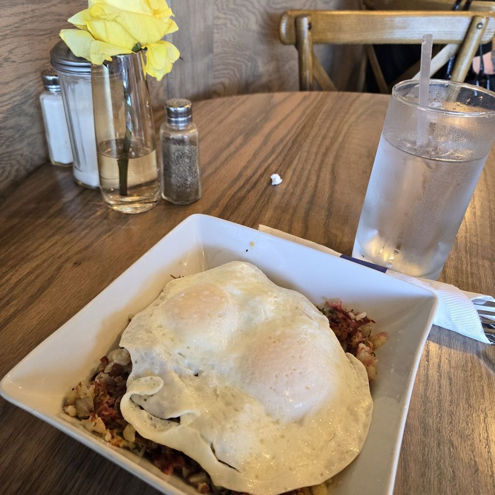Blueberry Brunch - Corned beef hash. Tasted all hash. Saw the flavorless corned beef throughout - Breakfast & Brunch Near Me - Farmington, Michigan Blueberry Brunch - Corned beef hash. Tasted all hash. Saw the flavorless corned beef throughout - Breakfast & Brunch Near Me - Farmington, Michigan