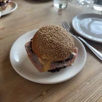 Bar Toti - Smash hamburgesa - Wine Bars Near Me - Austin, Texas