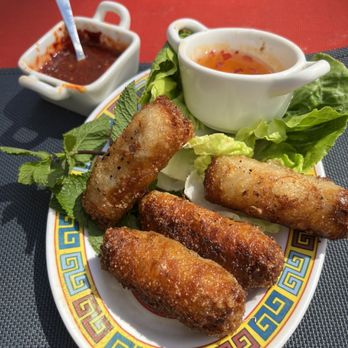 Com Home - Chicken spring rolls - Vietnamese Near Me - Paris, 75 Com Home - Chicken spring rolls - Vietnamese Near Me - Paris, 75