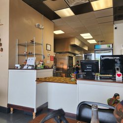 Pollos Tete - Checkout looking into kitchen area