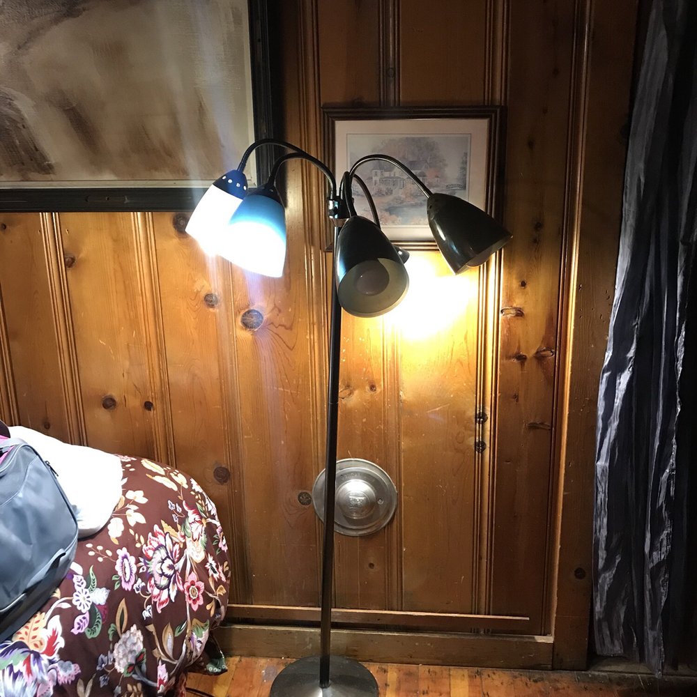 Cabins4less - How about replacing burned lightbulbs?? - Rafting/Kayaking Near Me - Big Bear Lake, California