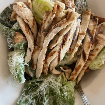 Seppe Pizza Bar - Salad with chicken - Pizza Near Me - Staten Island, New York Seppe Pizza Bar - Salad with chicken - Pizza Near Me - Staten Island, New York