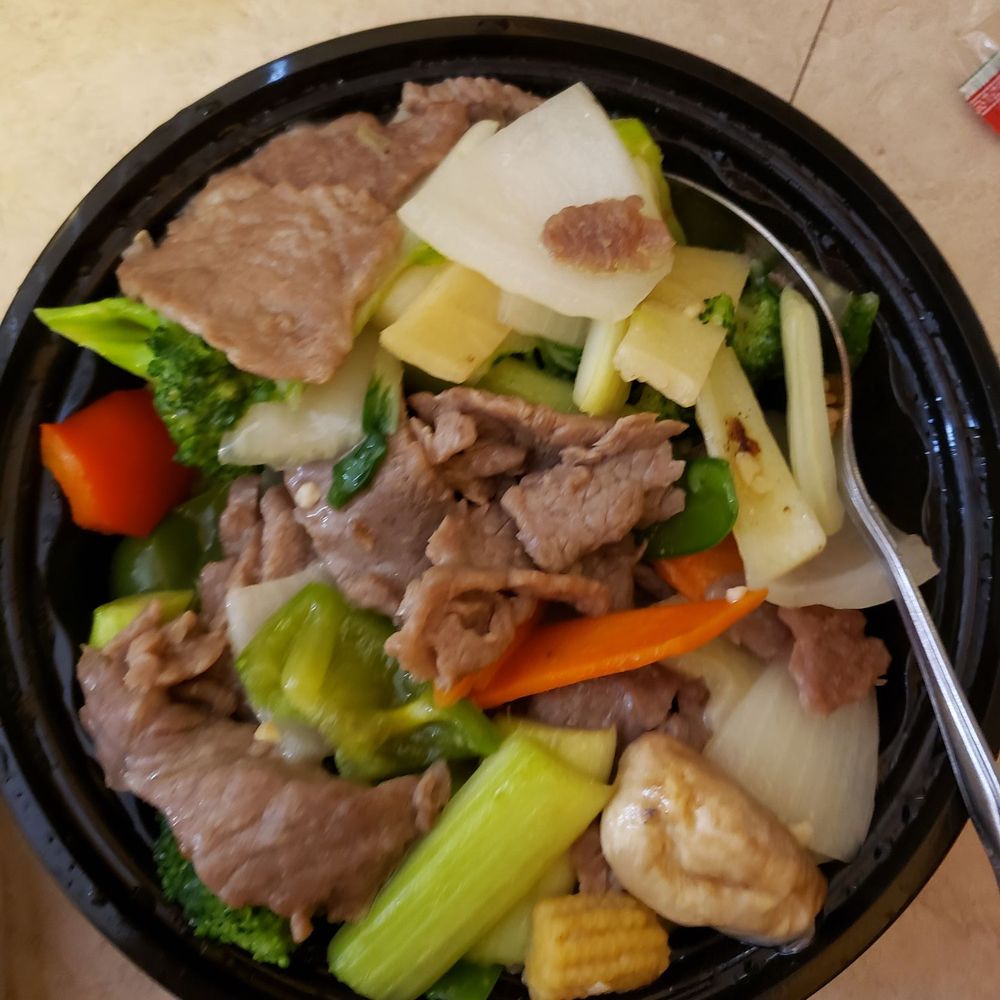 126 Chinese Restaurant - Tender beef with mixed vegetables absolutely outstanding - Chinese Near Me - Kitchener, Ontario