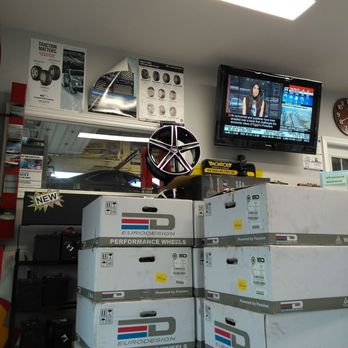 Car House Auto Service - Interior - Auto Repair Near Me - Markham, Ontario Car House Auto Service - Interior - Auto Repair Near Me - Markham, Ontario