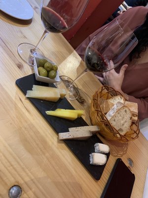 Vinoteca Vides by null