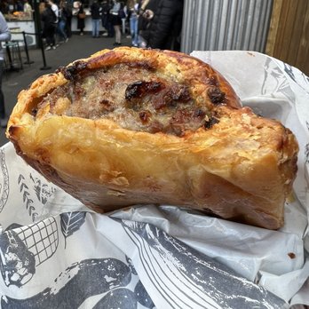 Ginger Pig - Sausage roll - Meat Shops Near Me - London, XGL Ginger Pig - Sausage roll - Meat Shops Near Me - London, XGL
