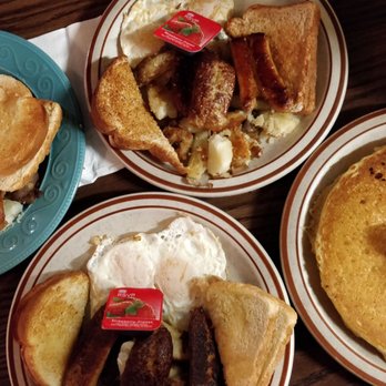Bon's Off Broadway - Breakfast & Brunch Near Me - Vancouver, British Columbia