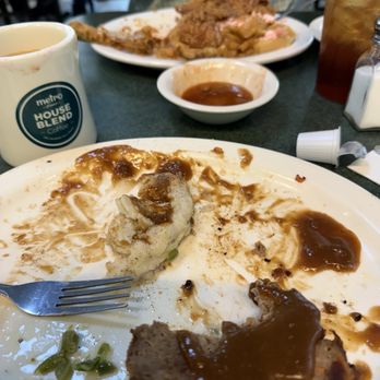 Metro Diner - Meatloaf, mashed potatoes and green beans, chicken on the bone with waffles, with strawberry butter and spicy syrup. - American Near Me - Birmingham, Alabama