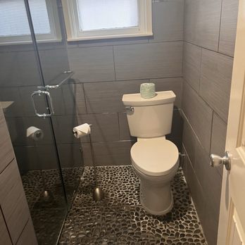 Crest Motel - The bathroom - Hotels Near Me - Sterling, Colorado