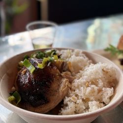 CHICKEN ADOBO (soy vinegar braised chicken thigh, leeks, garlic rice)