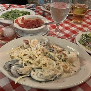 Cavatore Italian Restaurant - Pasta Pescatore - Italian Near Me - Houston, Texas Cavatore Italian Restaurant - Pasta Pescatore - Italian Near Me - Houston, Texas