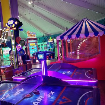 Pelican Pier Pavillion - Amusement Parks Near Me - Long Beach, California