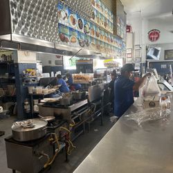 Bahia Fish Market - Los empleados no son amables y además no hay baño
