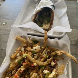 Lev Kitchen - Fries and chicken