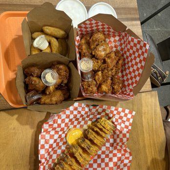 Left Wing - Chicken Wings Near Me - Mesa, Arizona