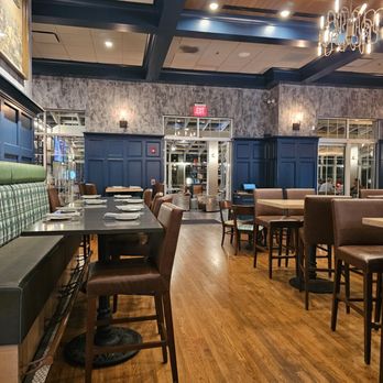Hangar Two by Tangled Roots Brewing Company - Brewpubs Near Me - Glenview, Illinois