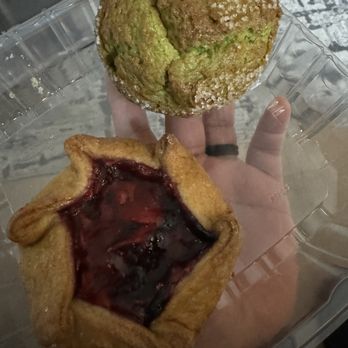 Fourth Street Bakery & Cafe - Berry tart and pistachio muffin - Bakeries Near Me - Peru, Illinois