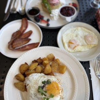 Peacock Pansy - Breakfast & Brunch Near Me - San Francisco, California Peacock Pansy - Breakfast & Brunch Near Me - San Francisco, California