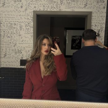 Soho Grand Hotel - How cute is the wallpaper in the bathroom? - Hotels Near Me - New York, New York Soho Grand Hotel - How cute is the wallpaper in the bathroom? - Hotels Near Me - New York, New York