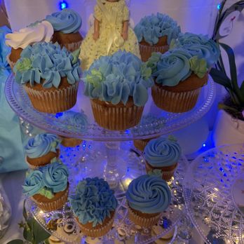 Mayu's Cakes & Bakery - Vanilla cupcakes for baby shower - Custom Cakes Near Me - Pittsburg, California Mayu's Cakes & Bakery - Vanilla cupcakes for baby shower - Custom Cakes Near Me - Pittsburg, California