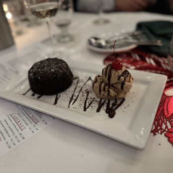 Il Vicolo Trattoria - Chocolate Fudge Cake - Italian Near Me - Oak Park, Illinois Il Vicolo Trattoria - Chocolate Fudge Cake - Italian Near Me - Oak Park, Illinois
