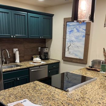 Manor Vail Lodge - Hotels Near Me - Vail, Colorado