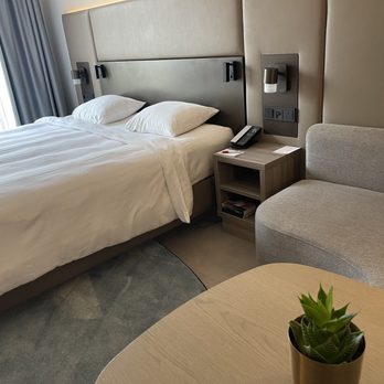Amsterdam Marriott Hotel - Hotels Near Me - Amsterdam, New Hampshire