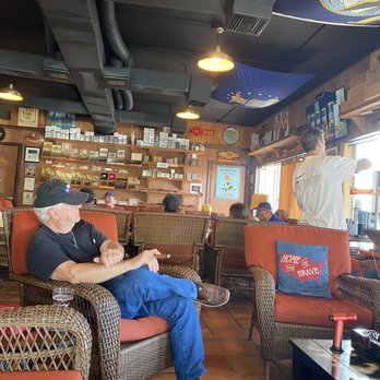 Freedom Fine Cigars - Great place to enjoy a cigar - Tobacco Shops Near Me - Naples, Florida