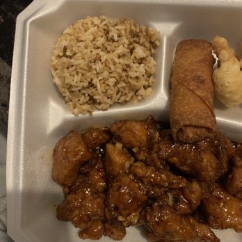 Hong Kong Kitchen - General T'sos chicken dinner combo - Cantonese Near Me - Phoenix, Arizona