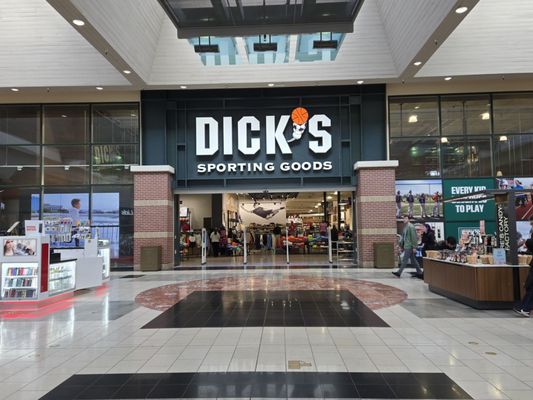 DICK'S Sporting Goods