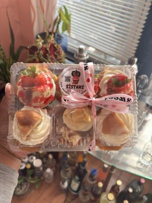 Sistahs' Sweets by null