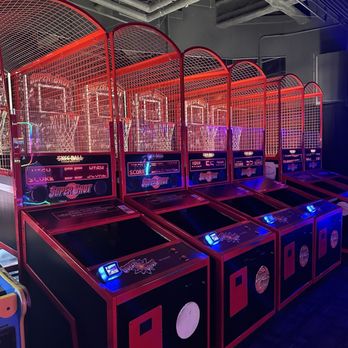 Dave & Buster's Los Angeles - Hollywood - Tons of basketball hoops! - Sports Bars Near Me - Los Angeles, California Dave & Buster's Los Angeles - Hollywood - Tons of basketball hoops! - Sports Bars Near Me - Los Angeles, California