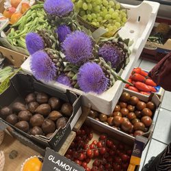 Ibrahim Cökmez - Blooming artichokes, olives and grapes. But the entire store is full of incredible delicacies