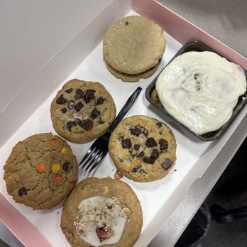 Crumbl - San Marco - Bakeries Near Me - Jacksonville, Florida