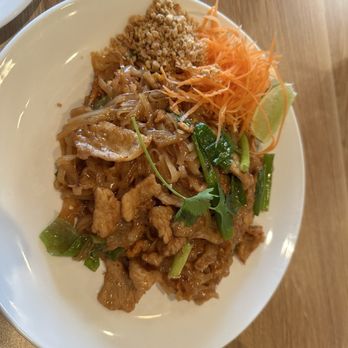 Le Dee Thai Cuisine - Pork Pad Thai - Thai Near Me - Chino Hills, California