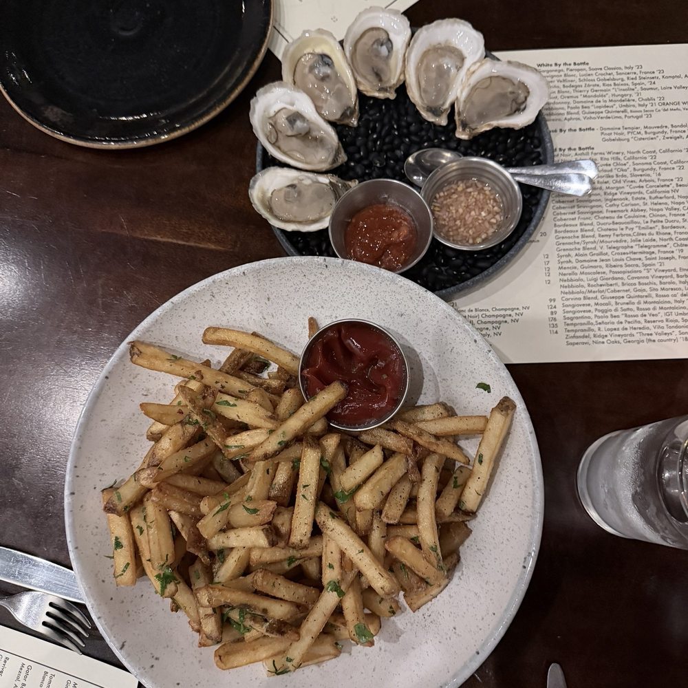 Oysters and bone marrow fries Oysters and bone marrow fries