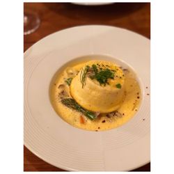 Les Adrets - Soufflé de dorade, crème d'écrevisses  |  Fish souffle with seafood sauce.